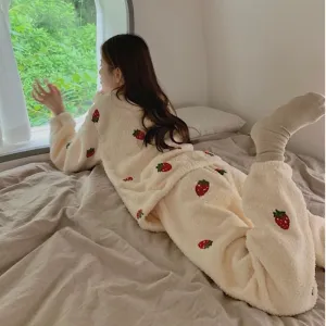 Joskaa Thanksgiving Gift 2024 Spring New Fashion Pajamas Women Cute Strawberry Velvet Thickening Comfortable Casual Homewear Set Luxury Simple Style